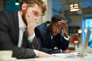 Empresarios preocupados por crisis de reputación online en México.